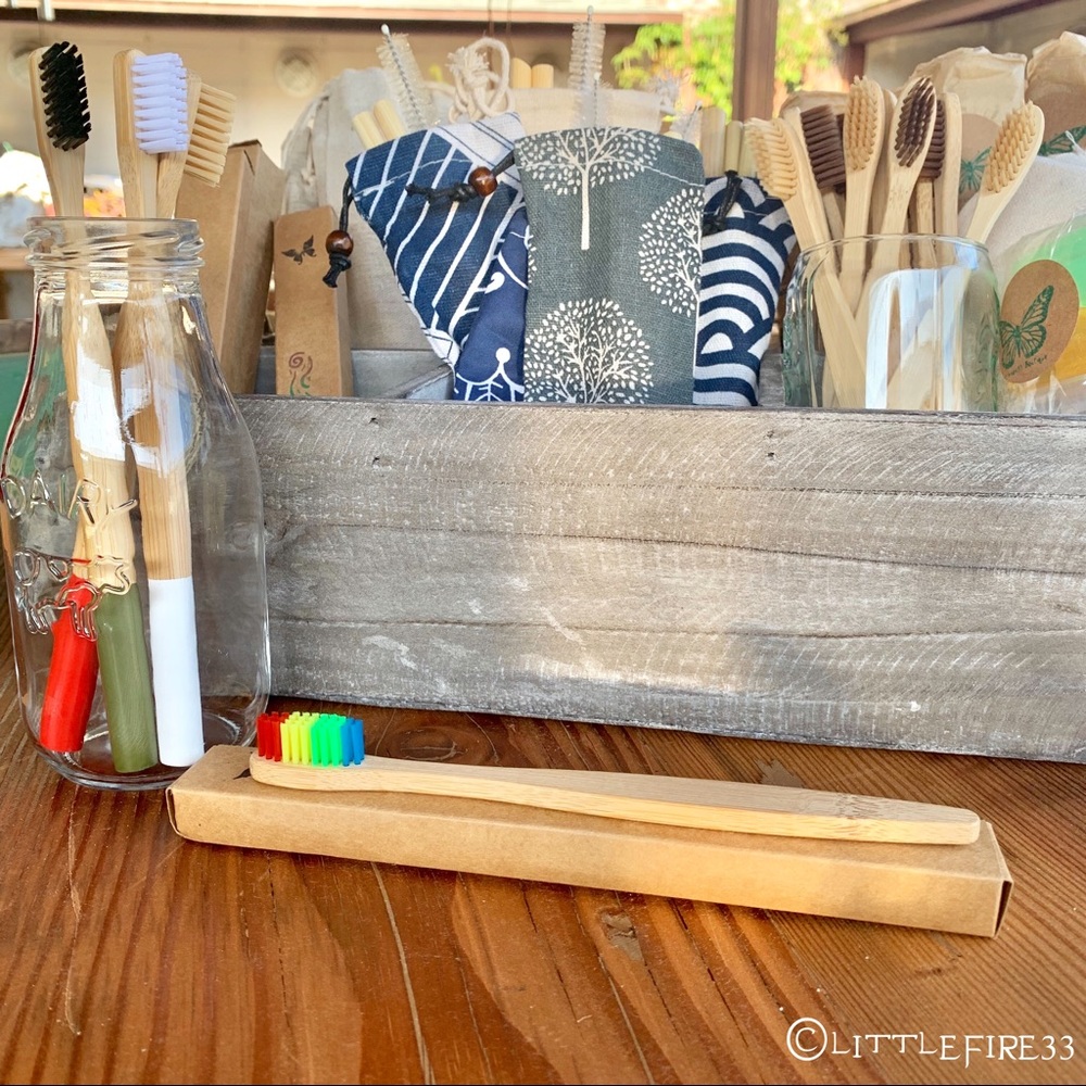 🌱ORGANIC RAINBOW BAMBOO TOOTHBRUSH W/COVER